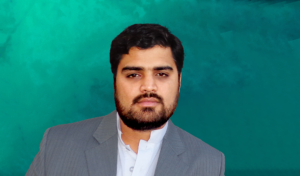 Adnan Tariq, Founder and CEO of DeckBolt, presentation and pitch deck designer